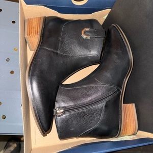Cole Haan Booties Size 8 B